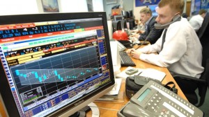 Слабый рубль удержал российский фондовый рынок от обвала