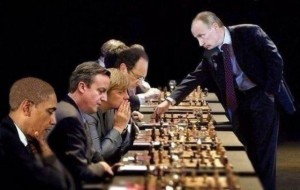 Владимира Путина принуждают к самой сложной многоходовке