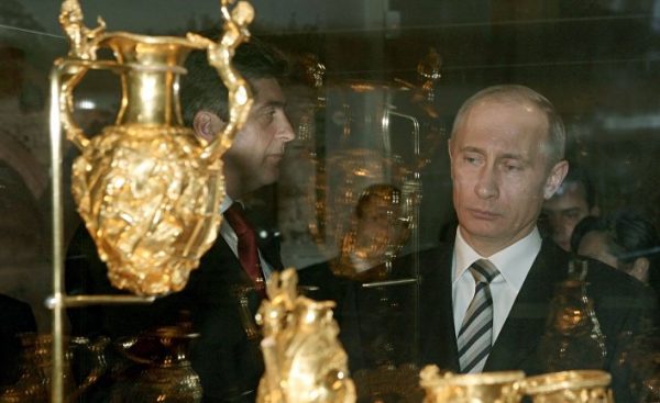 Time: Владимир Путин — самый богатый человек в мире?