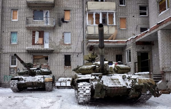 Что стоит за новой эскалацией конфликта на востоке Украины?