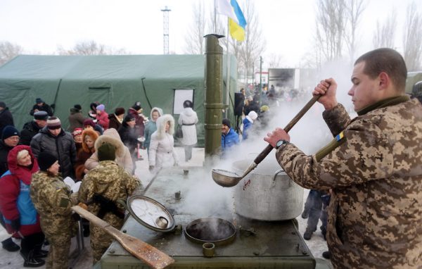 Что стоит за новой эскалацией конфликта на востоке Украины?