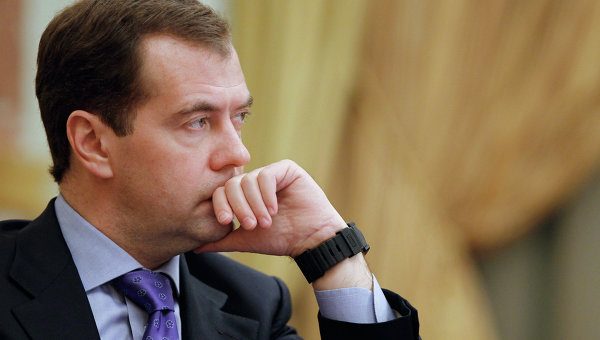 Дмитрий Медведев продолжит копить "деньги, которых нет"