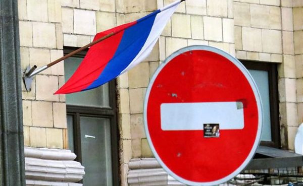 Санкции против РФ: что запретили США и грянет ли на Донбассе большая война