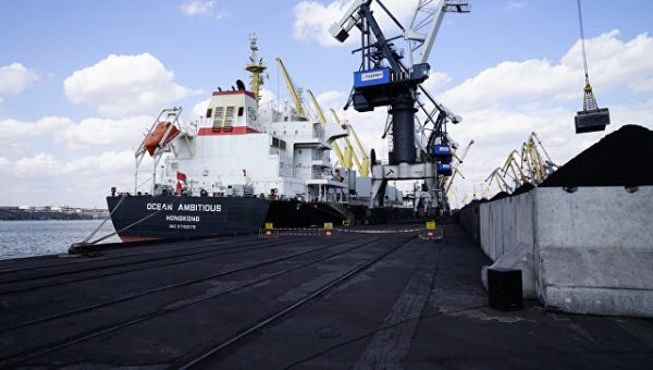 Киев платит дважды: как Украина встречала корабль с углем из США