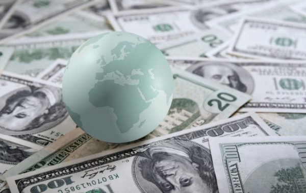 Бум мировой экономики оказывает давление на доллар