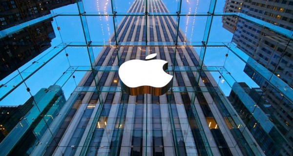 Годовая выручка Apple сократилась впервые за 15 лет