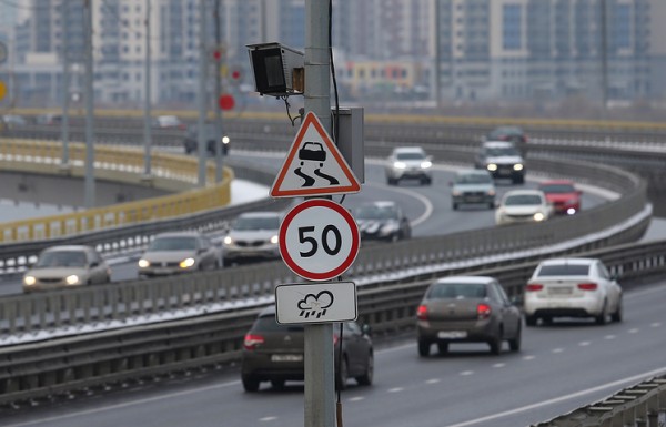 Автомобили в России могут оснастить подобием "черных ящиков"