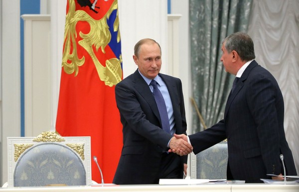 Financial Times назвала приватизацию "Роснефти" личным триумфом Путина