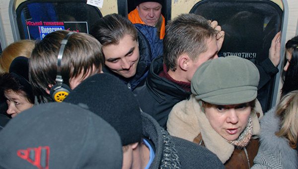 Ездить на вражеском: как киевское метро помогает сепаратистам