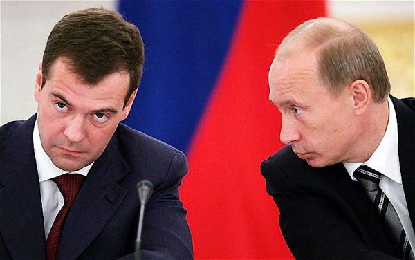 Путин готовит суперсуд для Медведева