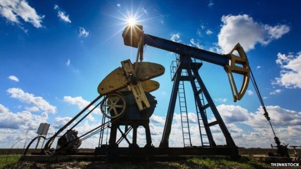 Почему рухнул рынок нефти?