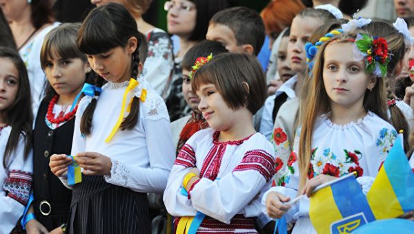 "Стыд и позор": почему новый закон Украины об образовании понравился США