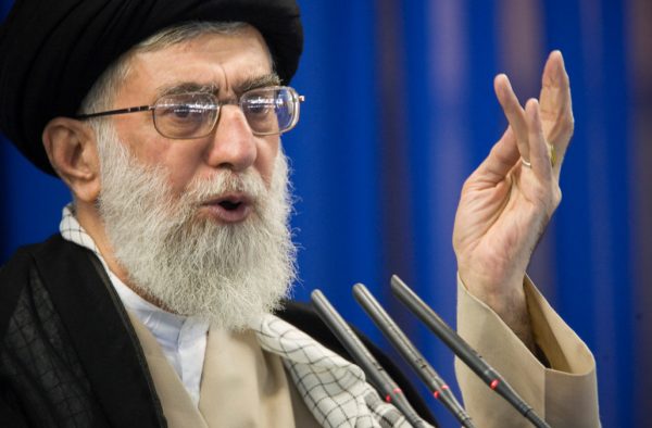 Хаменеи: «Кучка падальщиков и стервятников»
