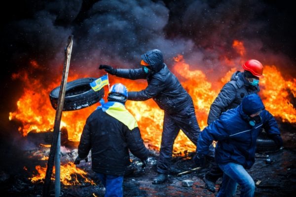 Новый «майдан» и война на Донбассе: чем будет «болеть» Украина в 2018 году